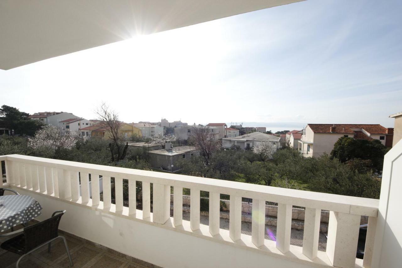 Apartmani Znaor Baska Voda Bagian luar foto